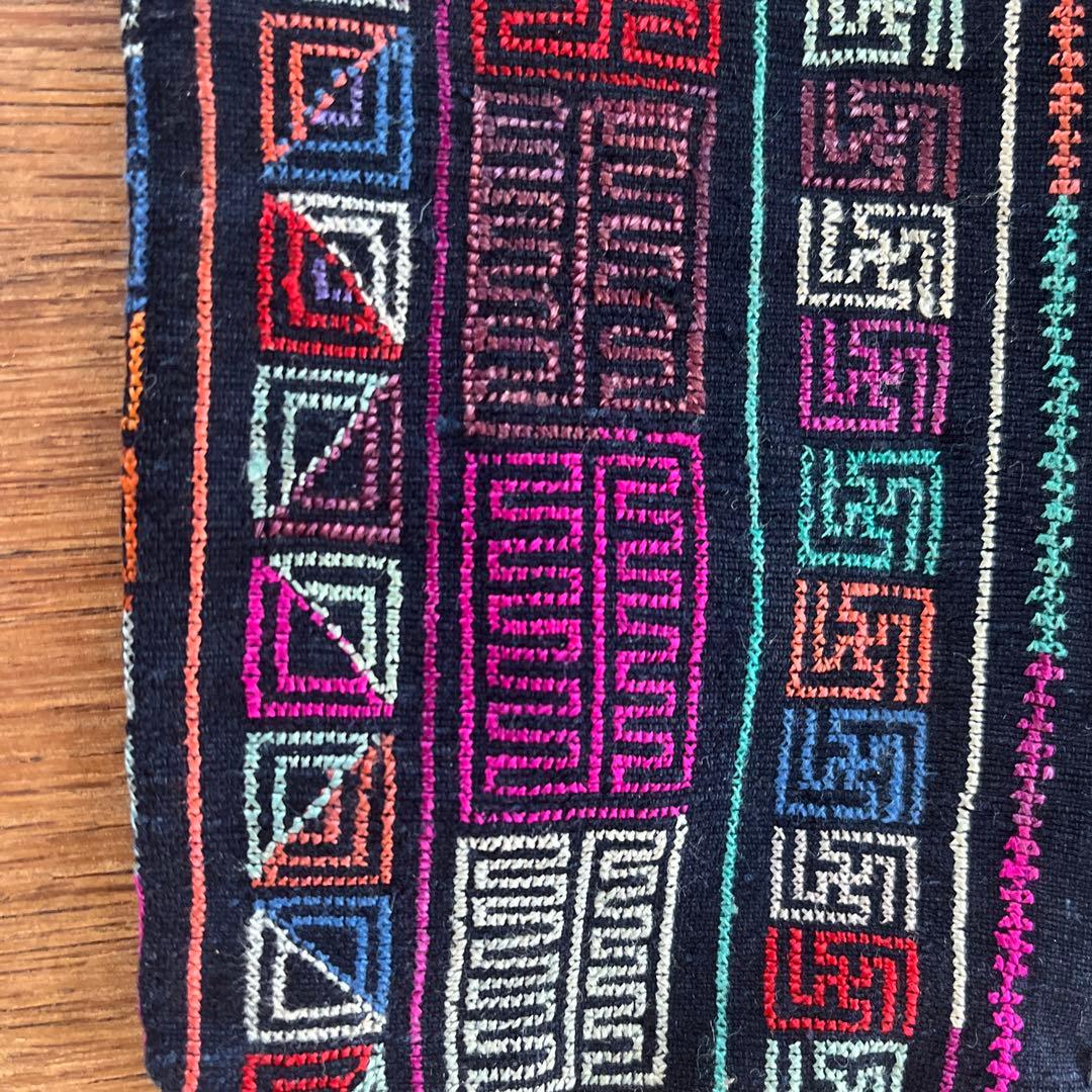 ハンドメイド 刺繍ポーチ ファスナー付き