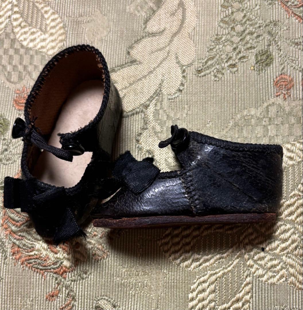 セール中　アンティークビスクドール用シューズ　ブリュシューズ　革製　ソックス付き