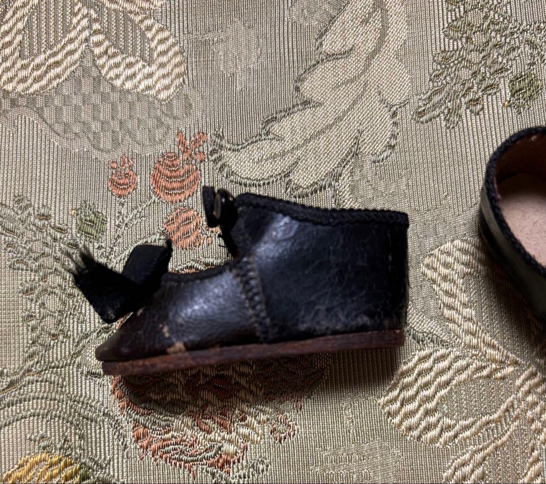 セール中　アンティークビスクドール用シューズ　ブリュシューズ　革製　ソックス付き