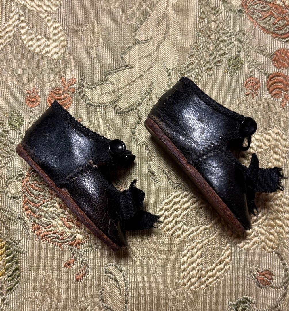 セール中　アンティークビスクドール用シューズ　ブリュシューズ　革製　ソックス付き