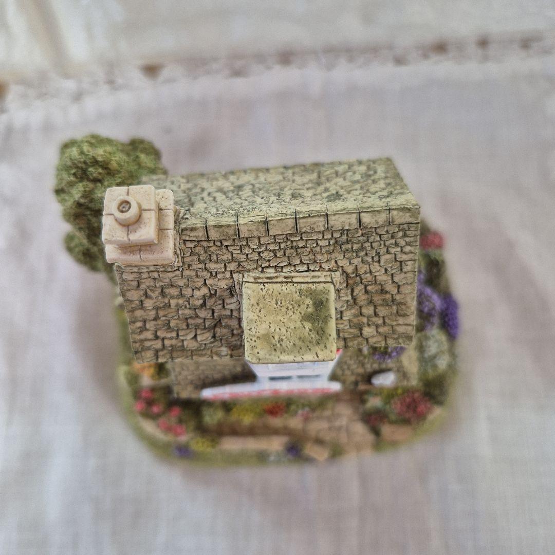 リリパットレーン　A CUT ABOVE