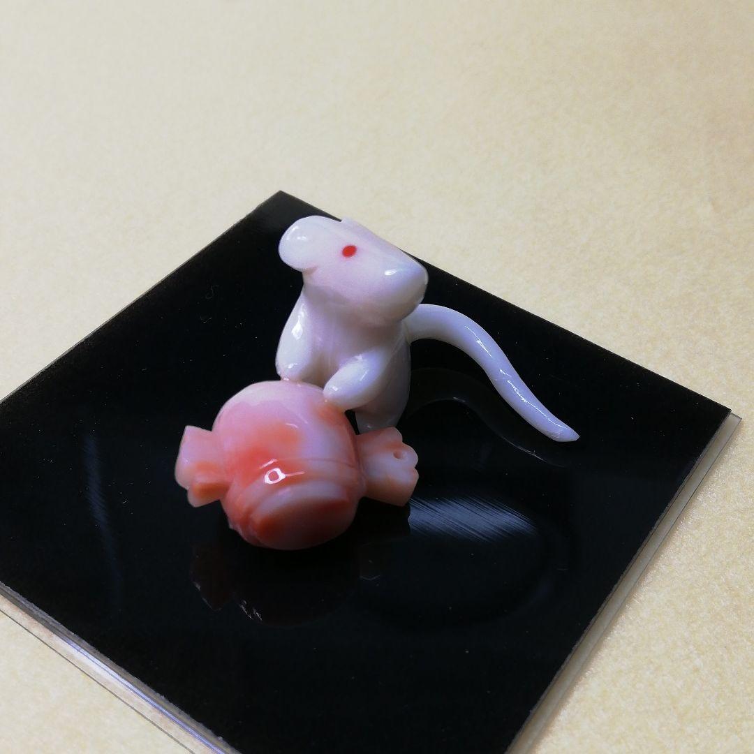 貴重　宝石珊瑚　白ねずみ　彫刻置物　3576
