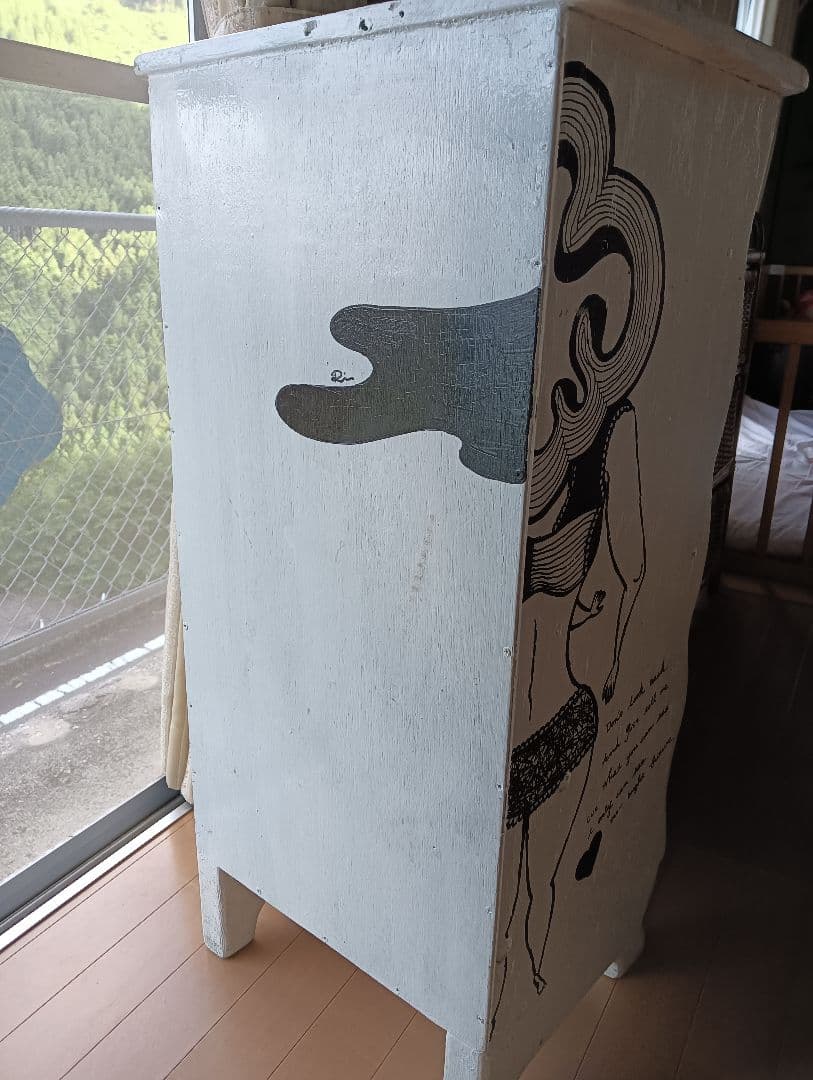 木製　モノクロ　シェルフ　1点物　猫足