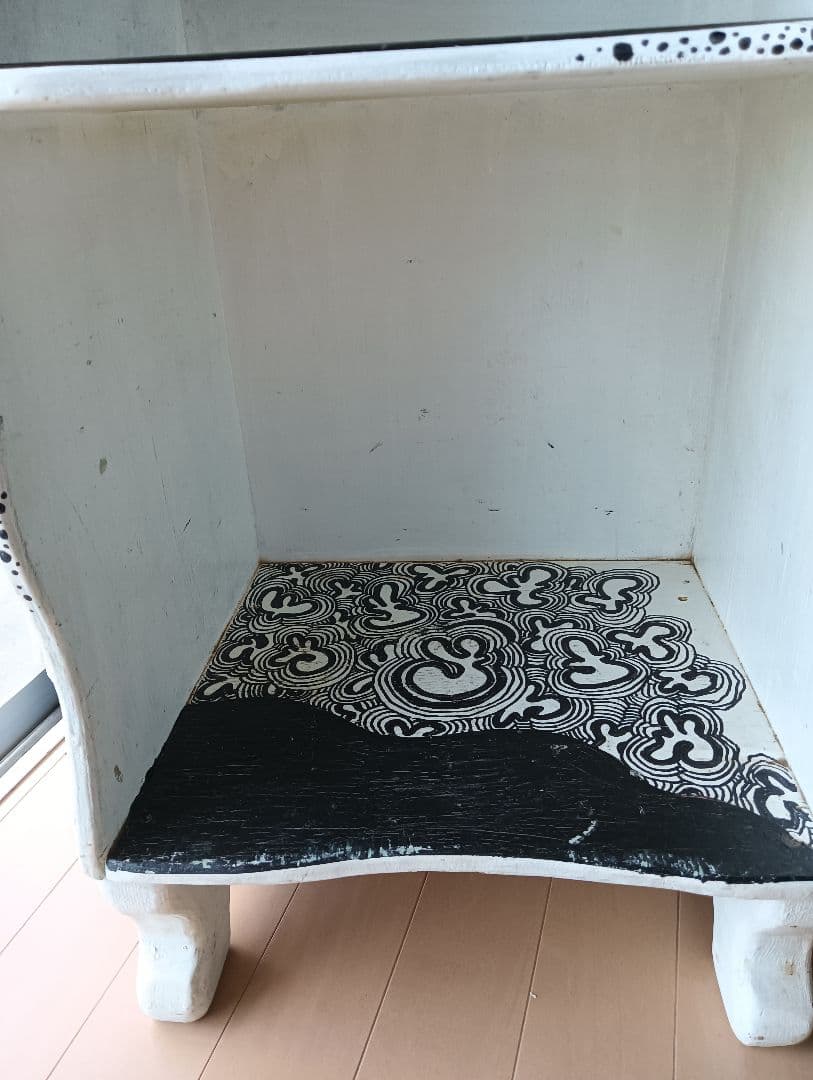 木製　モノクロ　シェルフ　1点物　猫足