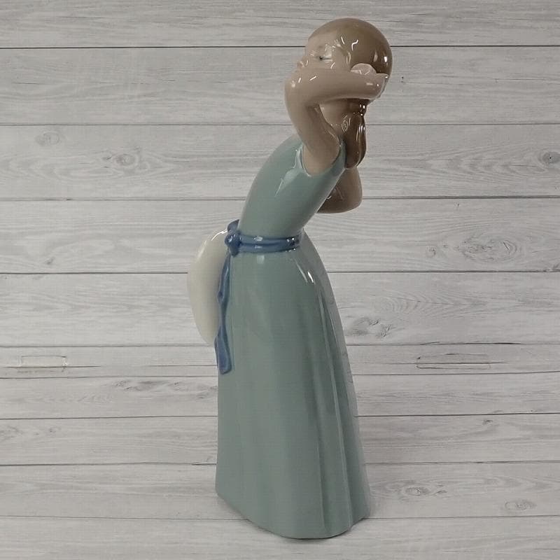 RU-5790 リヤドロ　人形　帽子　少女 20250213