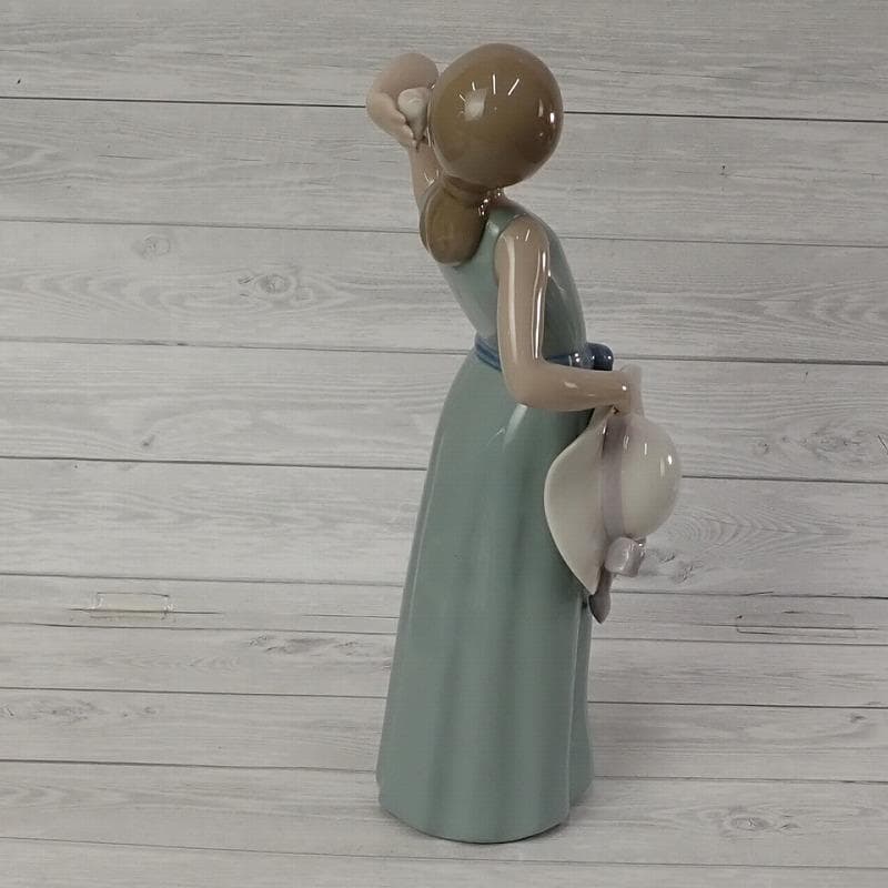 RU-5790 リヤドロ　人形　帽子　少女 20250213