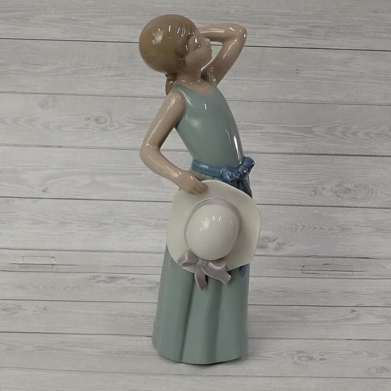 RU-5790 リヤドロ　人形　帽子　少女 20250213