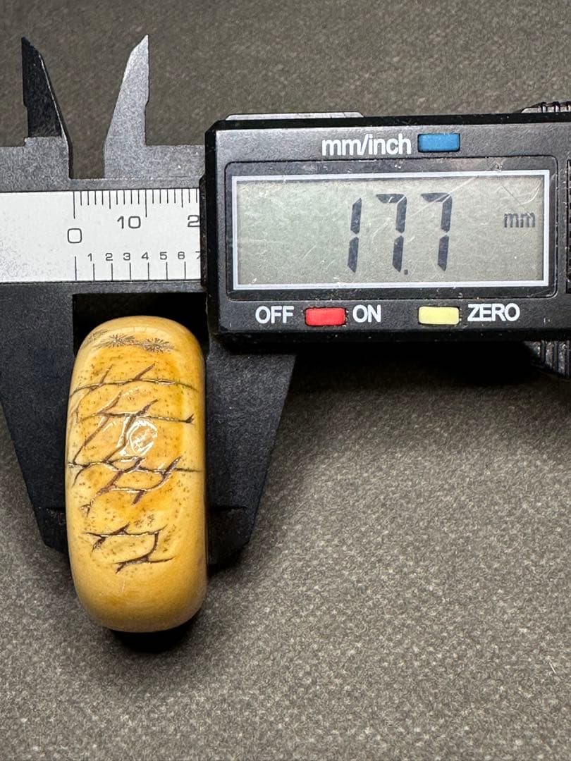 極上　根付　饅頭　天然素材　アンティーク　骨董　飾り物　古美術品　 置物細密細工