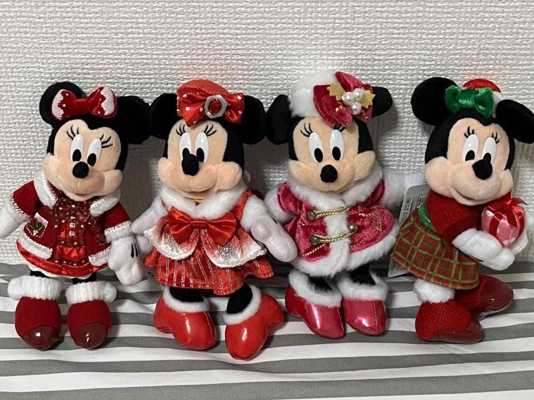 【超美品】ミニー　ぬいぐるみバッジ