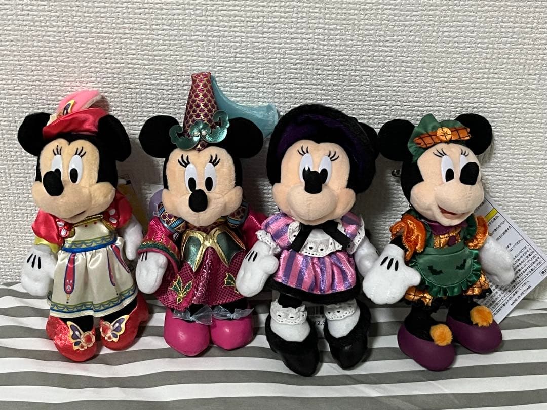 【超美品】ミニー　ぬいぐるみバッジ