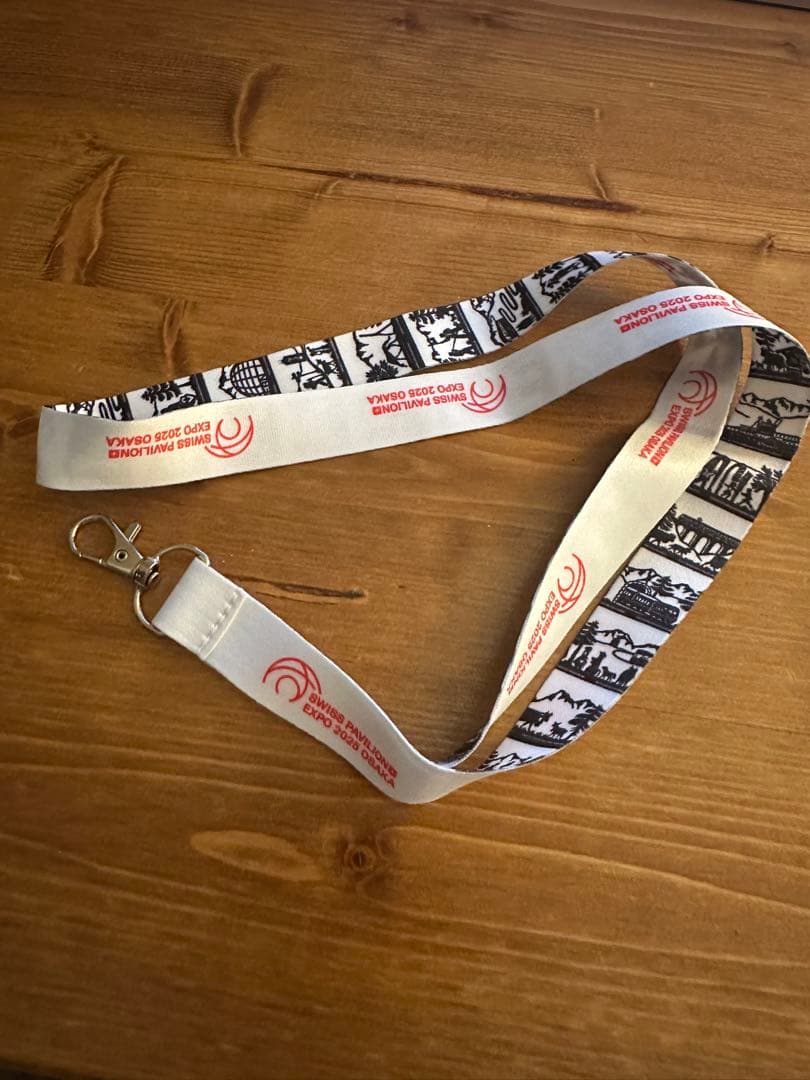 大阪関西万博 スイスパビリオン 限定ネックストラップ ピンバッジ