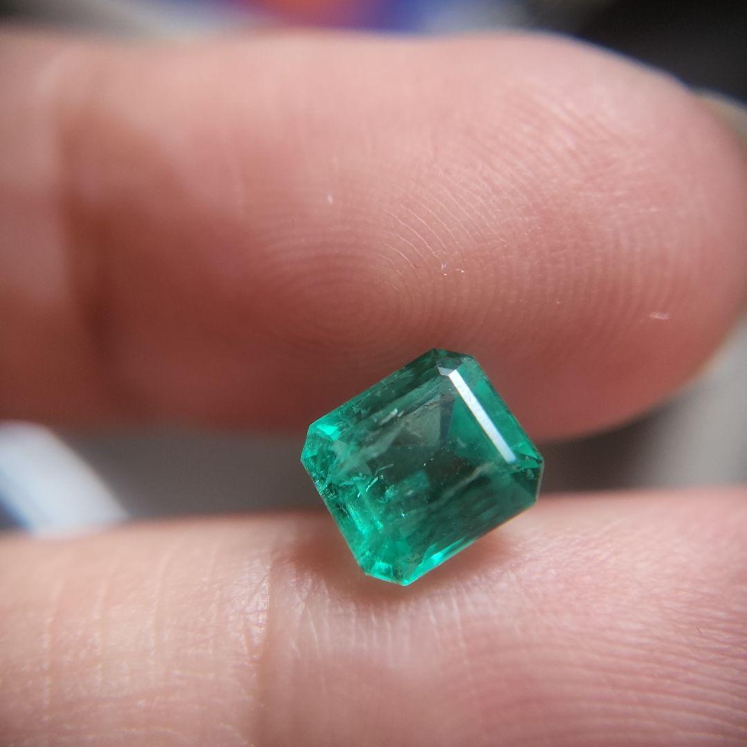 濃！！天然エメラルド 1.639ct