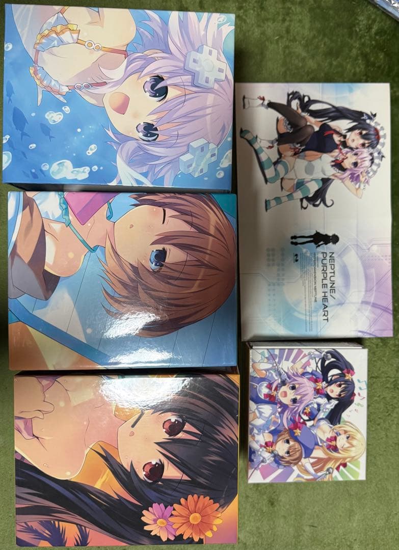 b*須様 【大量】ネプテューヌ関連商品 BD+特典ケース4種+タペストリー20本 超次元ゲイム ネプテューヌ GameMaker R:Evolution」の店舗別特典が