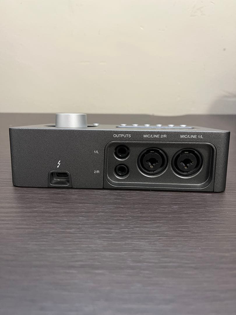 Universal Audio ARROW オーディオインターフェース