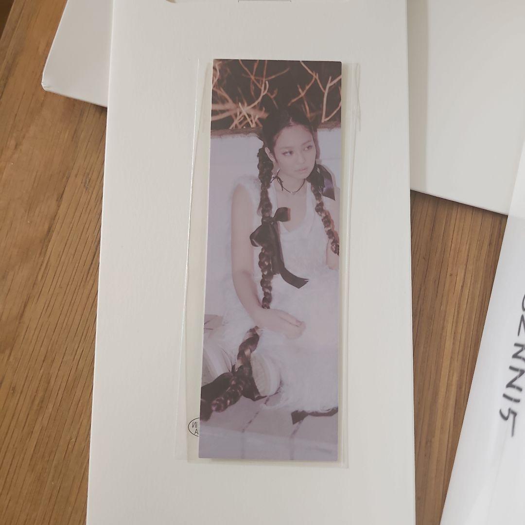 JENNIE 写真展 <J2NNI5> POPUP Photobook 特典 JENNIE 写真展 'J2NNI5' POP UP in 代官山 蔦屋書店(日本語案内