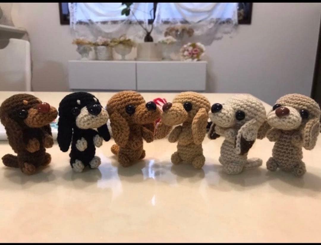 あみぐるみ♡ミニチュアダックス♡おすわり♡ハートチョーカー付き♡