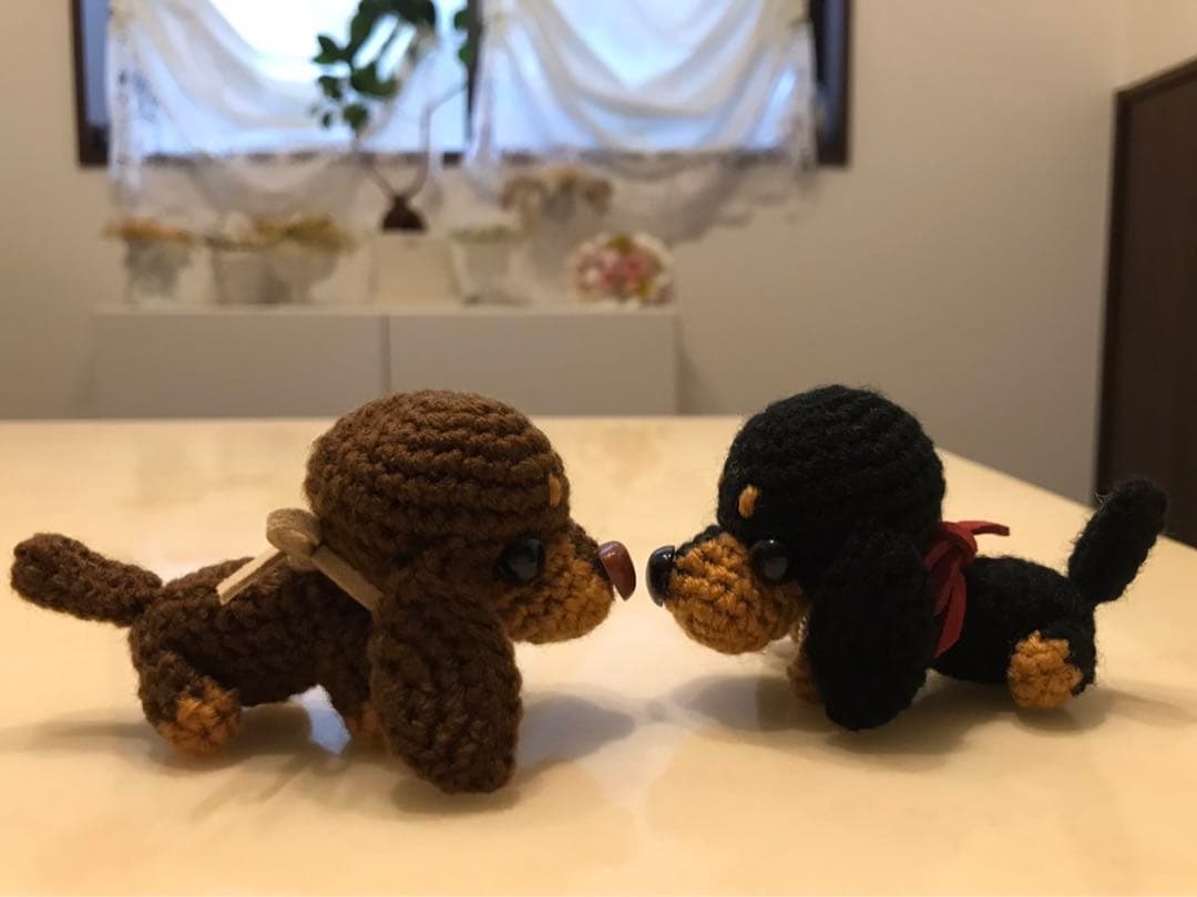 あみぐるみ♡ミニチュアダックス♡おすわり♡ハートチョーカー付き♡