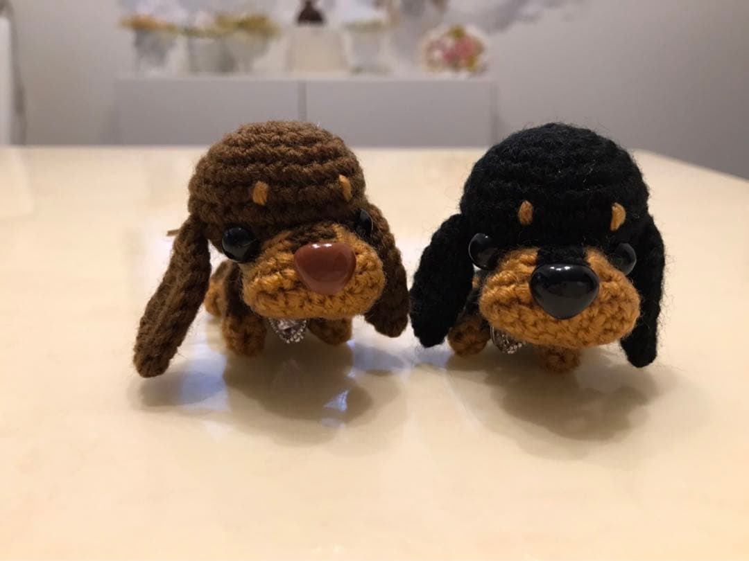 あみぐるみ♡ミニチュアダックス♡おすわり♡ハートチョーカー付き♡