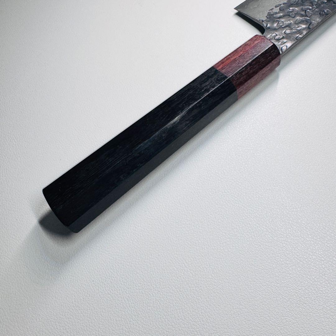 ダマスカス 和牛刀 210mm 槌目 黒仕上げ 黒檀八角柄 シェフナイフ