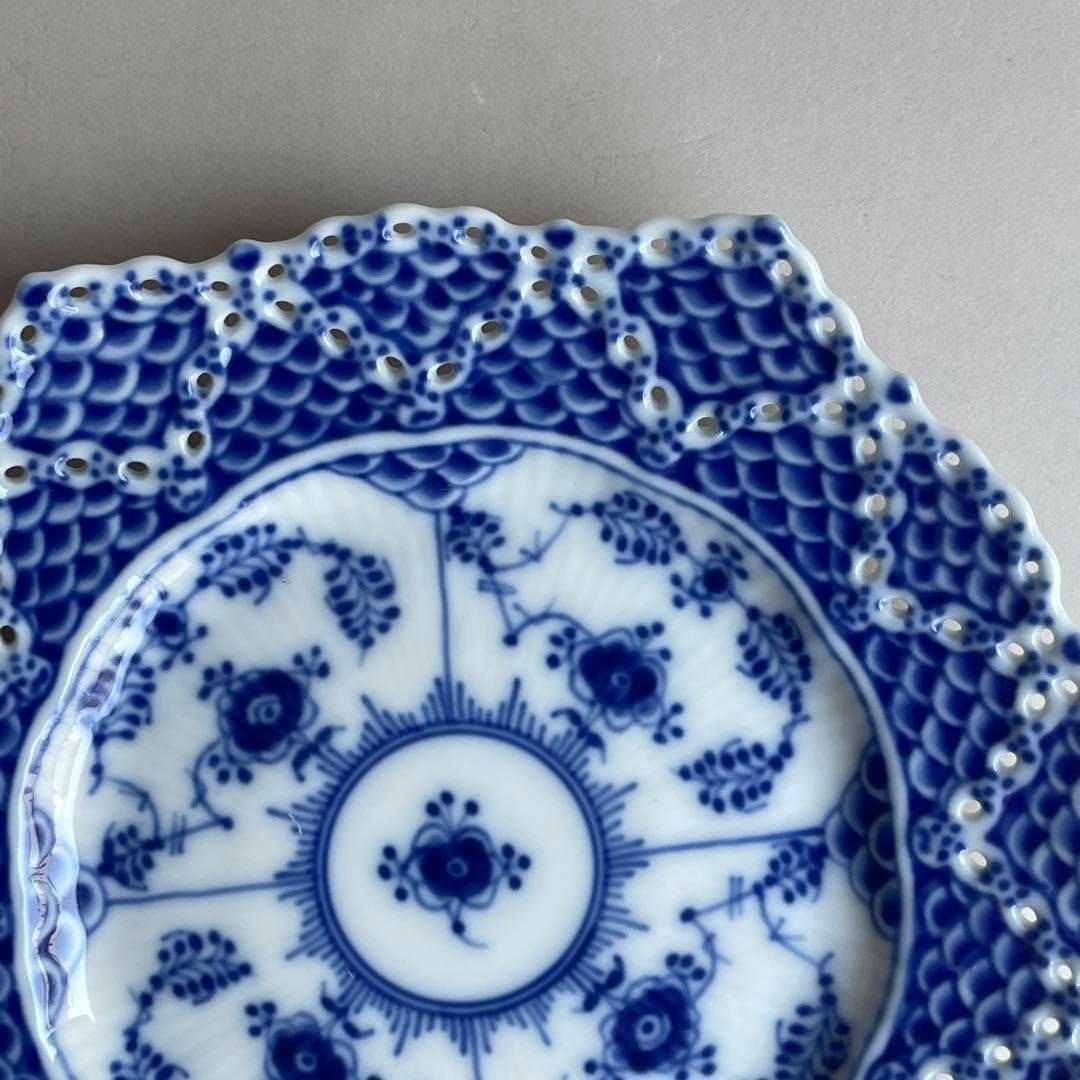 美品 ロイヤルコペンハーゲン ブルーフルーテッド ダブルレース プレート 透かし