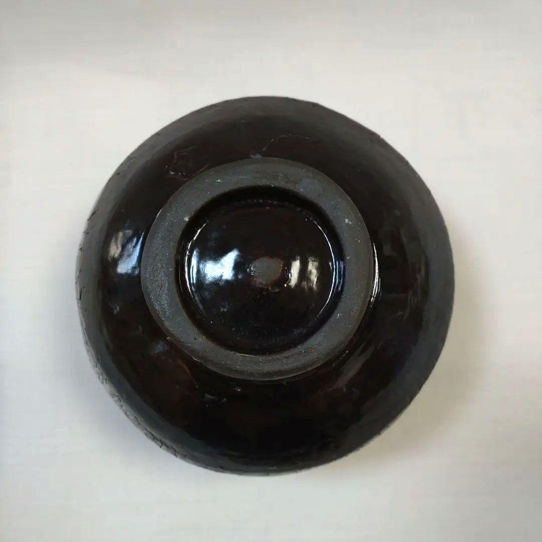 亀裂模様黒茶碗