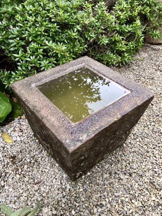 【天然石台形水鉢・蹲・向鉢】ガーデニング箱庭造園水石飾り石バードバス