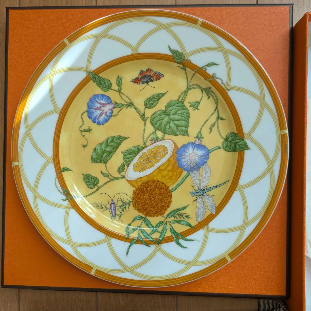 エルメス 陶器皿2枚セット シエスタ 24cm 花と昆虫の装飾皿 Hermes