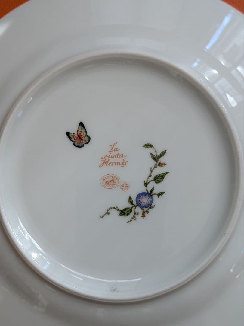 エルメス 陶器皿2枚セット シエスタ 24cm 花と昆虫の装飾皿 Hermes