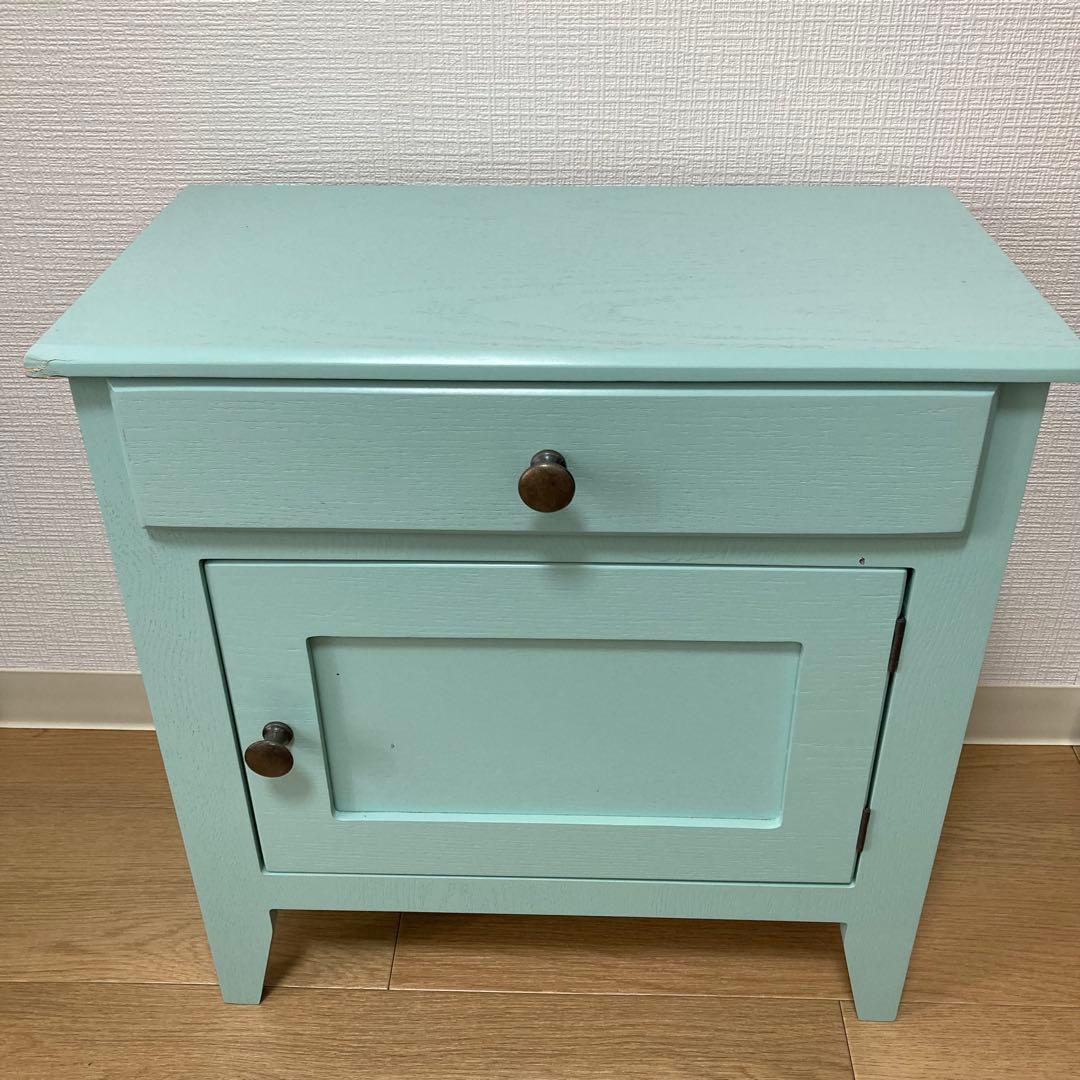 キャビネット　ビンテージ　レトロ　ポップ　インテリア　サイドテーブル