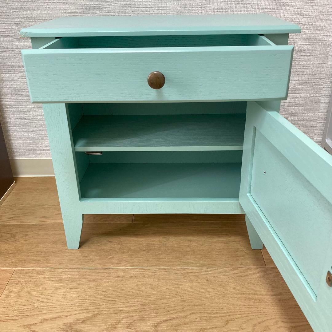 キャビネット　ビンテージ　レトロ　ポップ　インテリア　サイドテーブル
