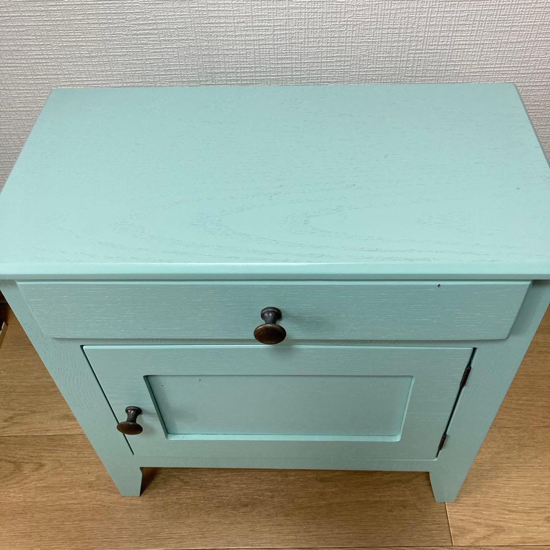 キャビネット　ビンテージ　レトロ　ポップ　インテリア　サイドテーブル