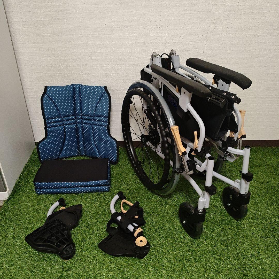 車椅子 日進医療器 多機能 ノーパンクタイヤ 自走型 NA-SU2W