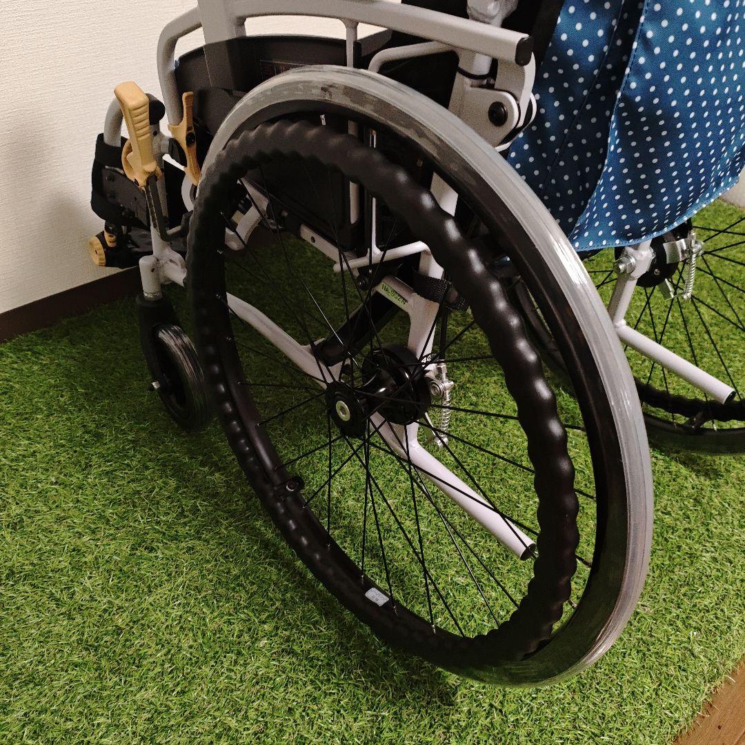 車椅子 日進医療器 多機能 ノーパンクタイヤ 自走型 NA-SU2W