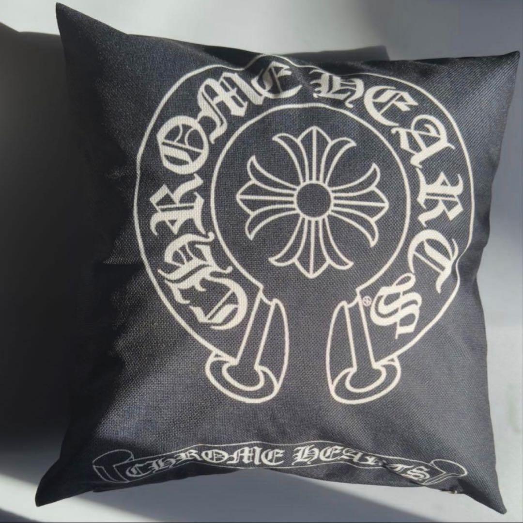 アキ　クロムハーツ　ホースシューとプラスロゴクッションカバー新品　3個