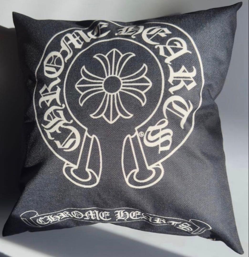 アキ　クロムハーツ　ホースシューとプラスロゴクッションカバー新品　3個