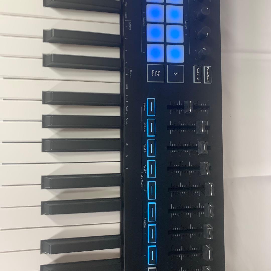 novation LAUNKEY49 MK3 MIDIキーボード