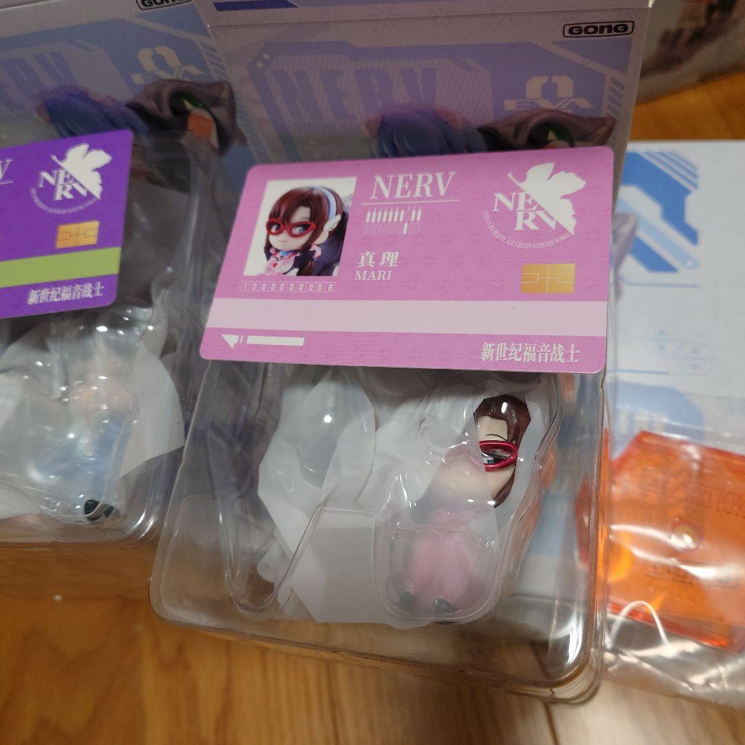 ポップマート 碇シンジ 真希波・マリ・イラストリアス フィギュア 2点