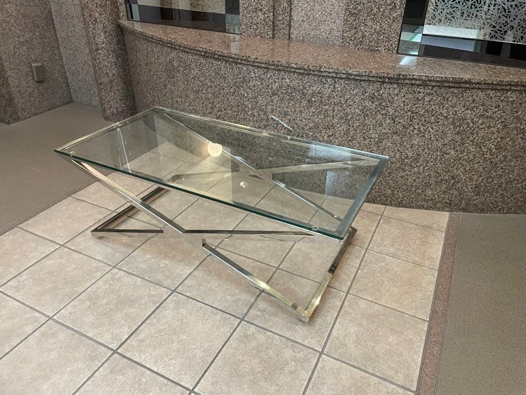 ラグジュアリーなカフェテーブル