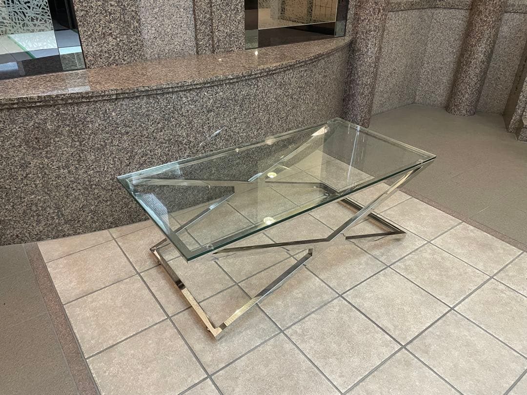 ラグジュアリーなカフェテーブル