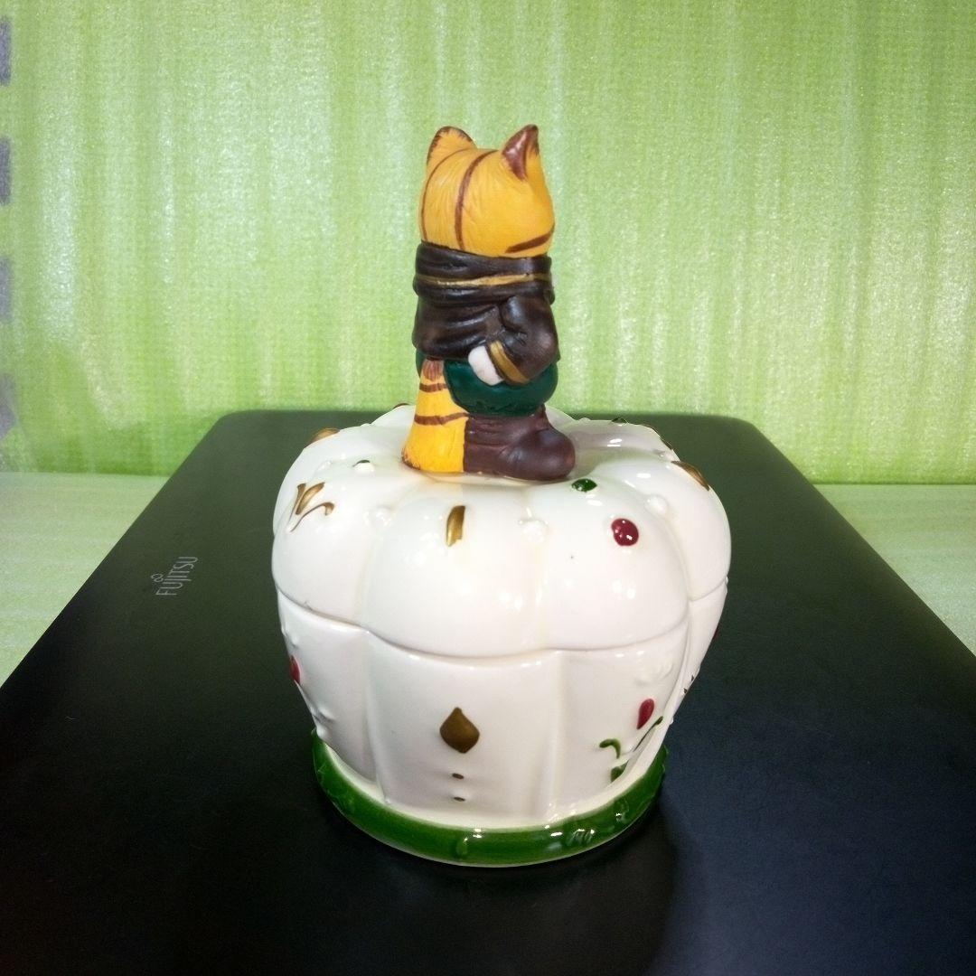 猫のフィギュア付きオルゴール　曲名:トイランド　小物入れ　陶器製？　レトロ