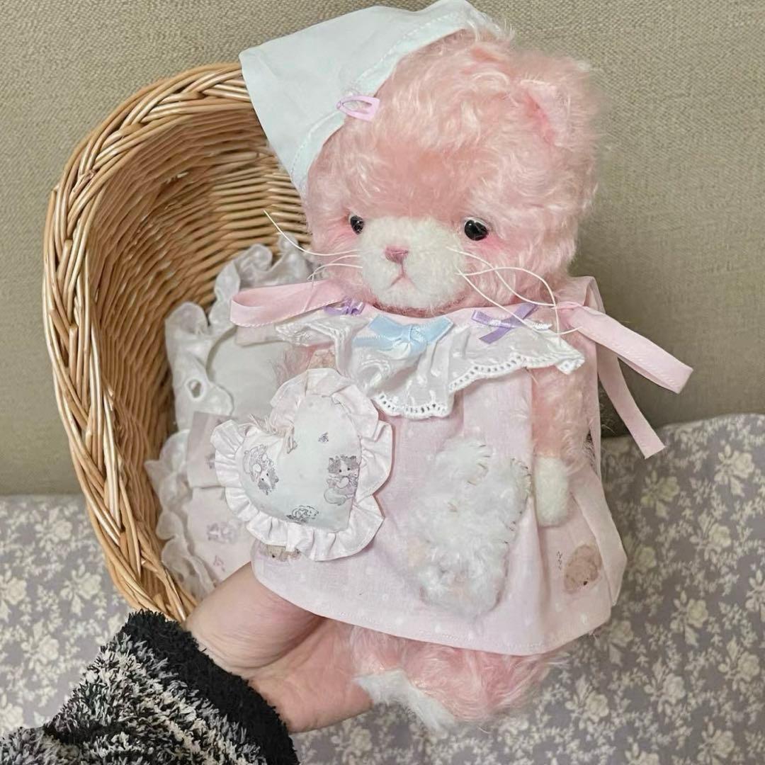 ピンク色のベイビー猫 アーティストベア 海外作家様 ハンドメイド ぬいぐるみ