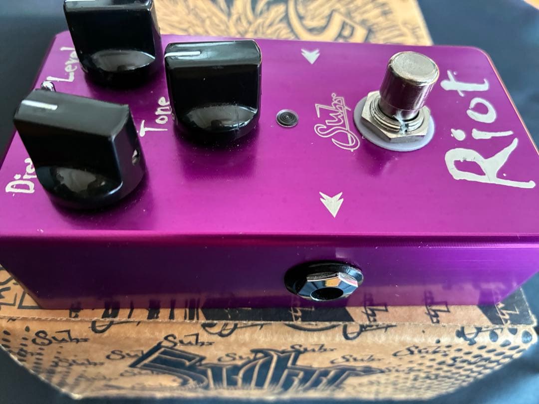 Suhr Riot ハイゲインディストーションペダル