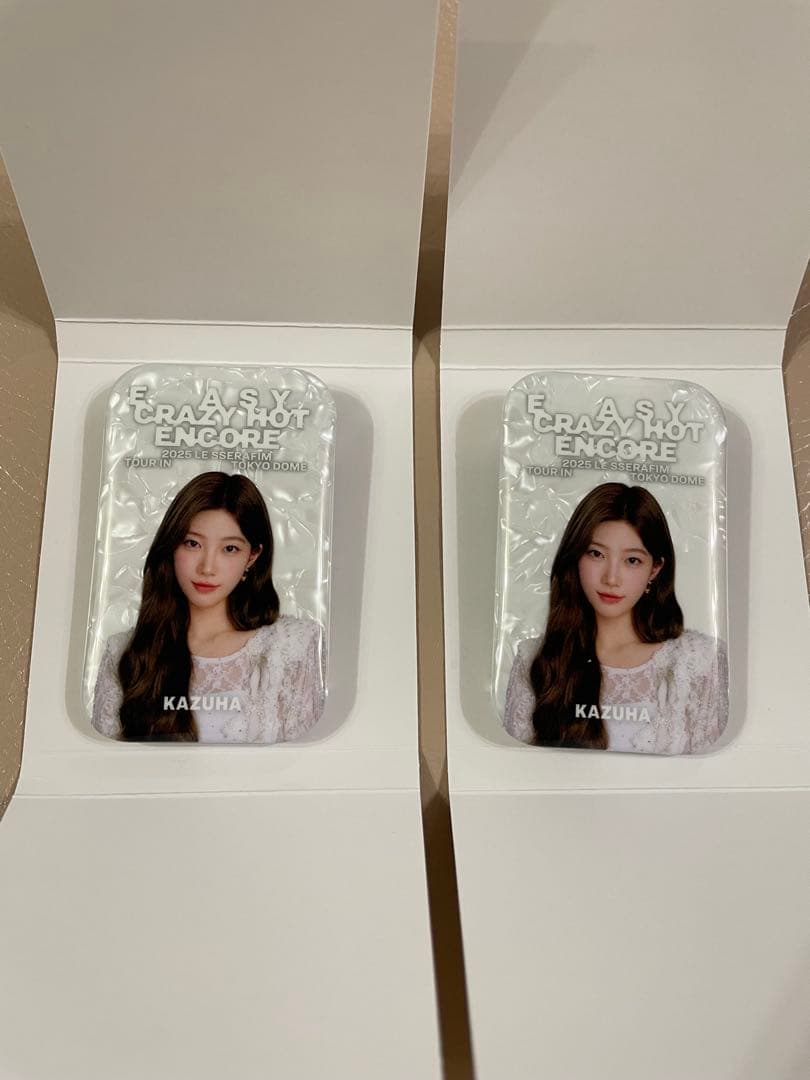 ルセラフィム EASY CRAZY HOT ポップアップ 缶バッジ カズハ 2個