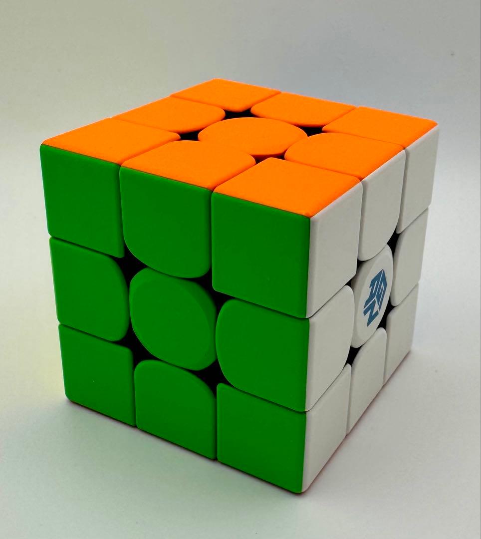 ルービックキューブ GAN 356M, 公式 磁石内蔵 競技用キューブ - メルカリ