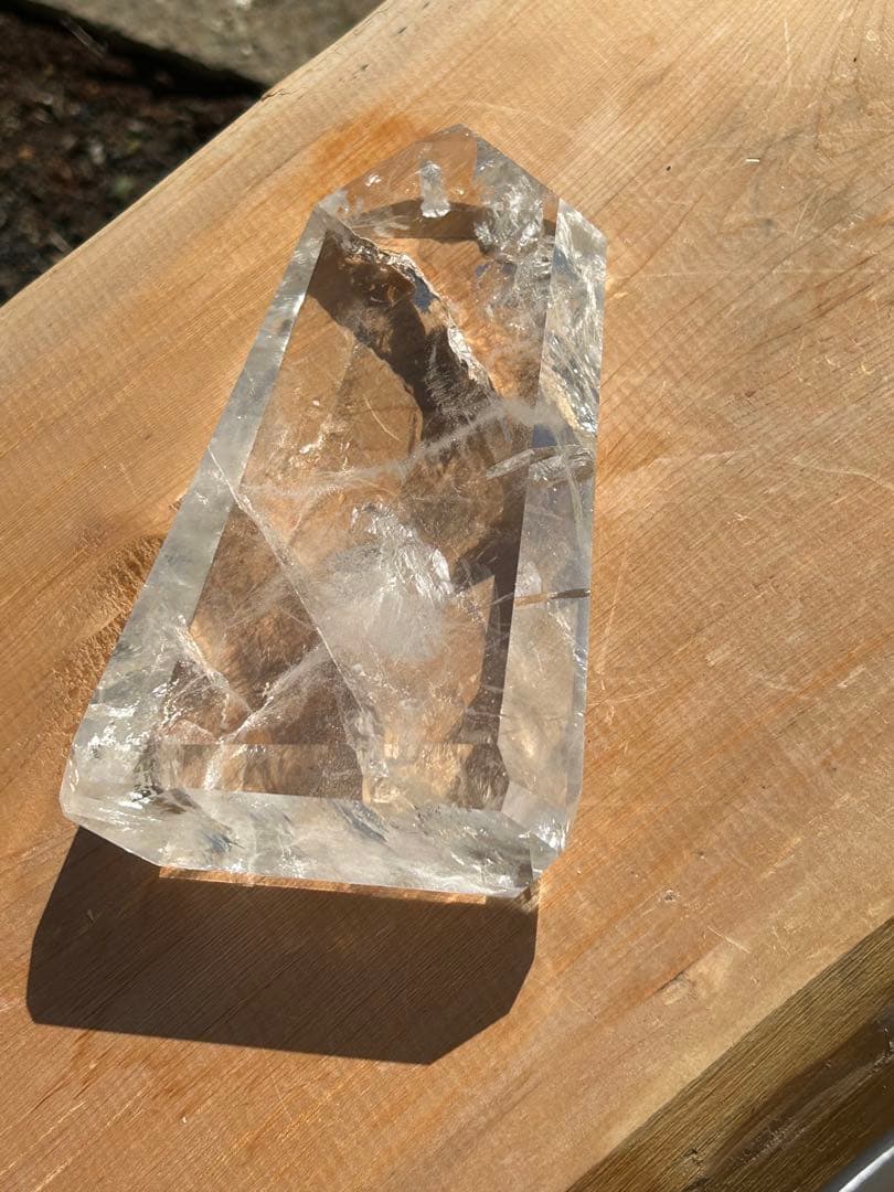 水晶透明度が高く最高品質AAAAAレインボークラック入