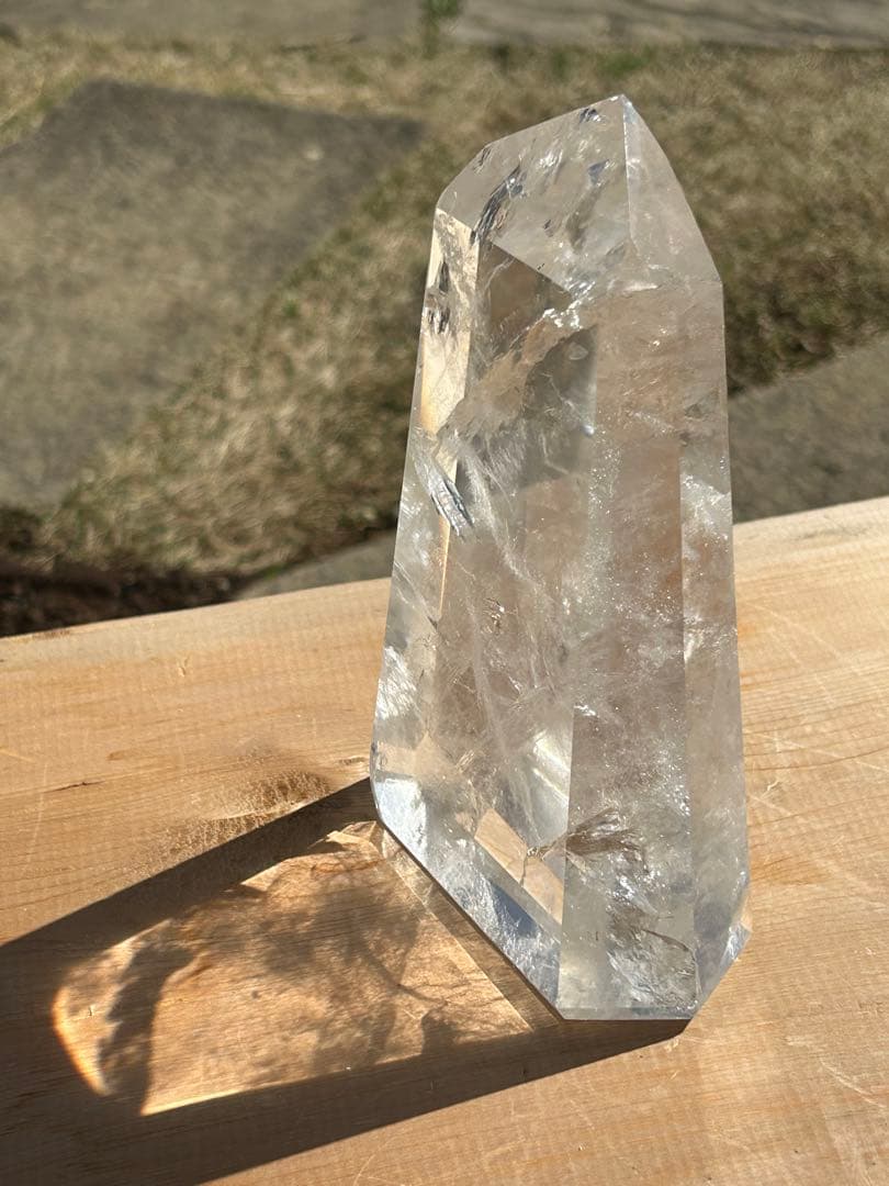 水晶透明度が高く最高品質AAAAAレインボークラック入