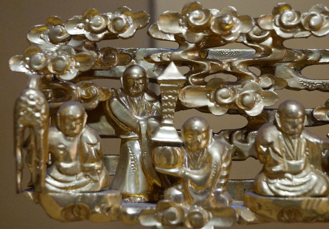 大正期 木製透かし彫り『龍羅漢図』金箔塗り 欄間飾り木彫欄間 仏壇飾りオブジェ