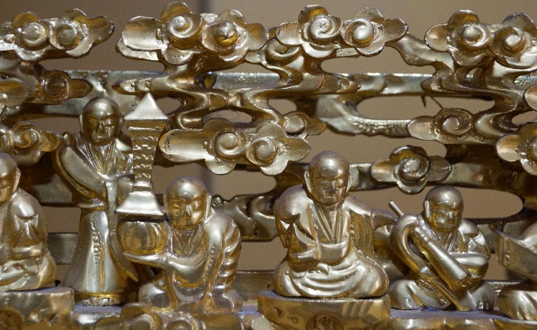 大正期 木製透かし彫り『龍羅漢図』金箔塗り 欄間飾り木彫欄間 仏壇飾りオブジェ