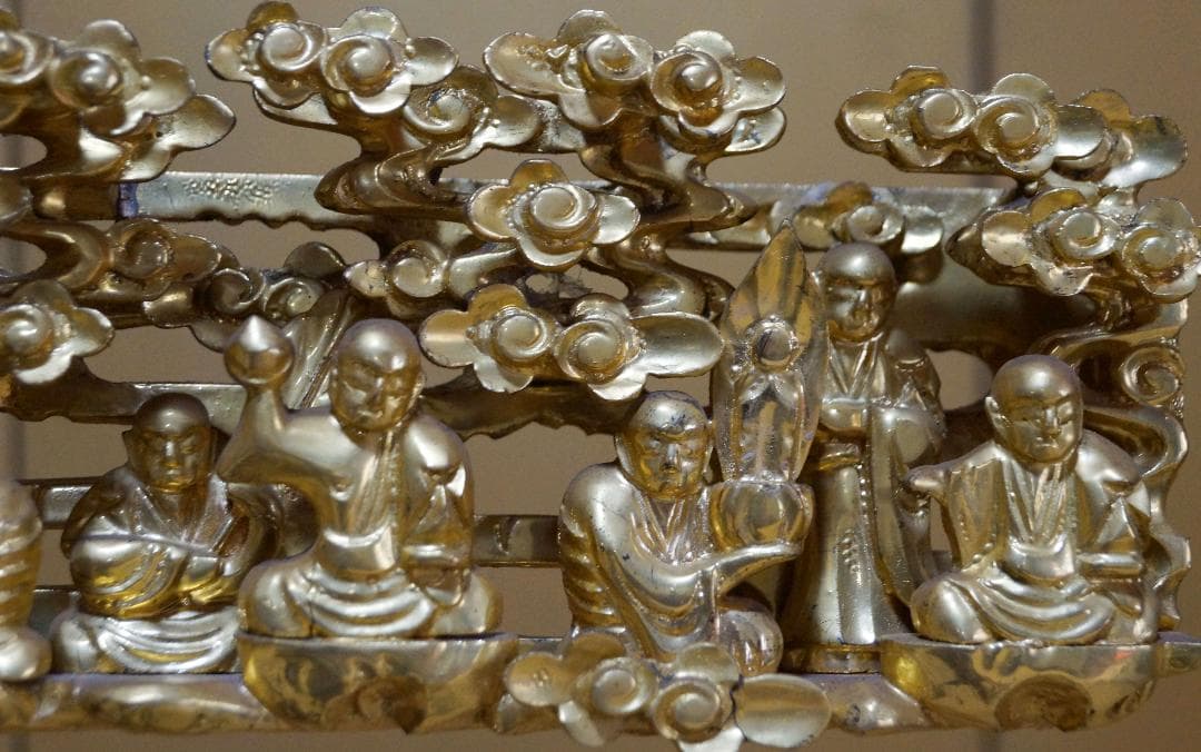 大正期 木製透かし彫り『龍羅漢図』金箔塗り 欄間飾り木彫欄間 仏壇飾りオブジェ