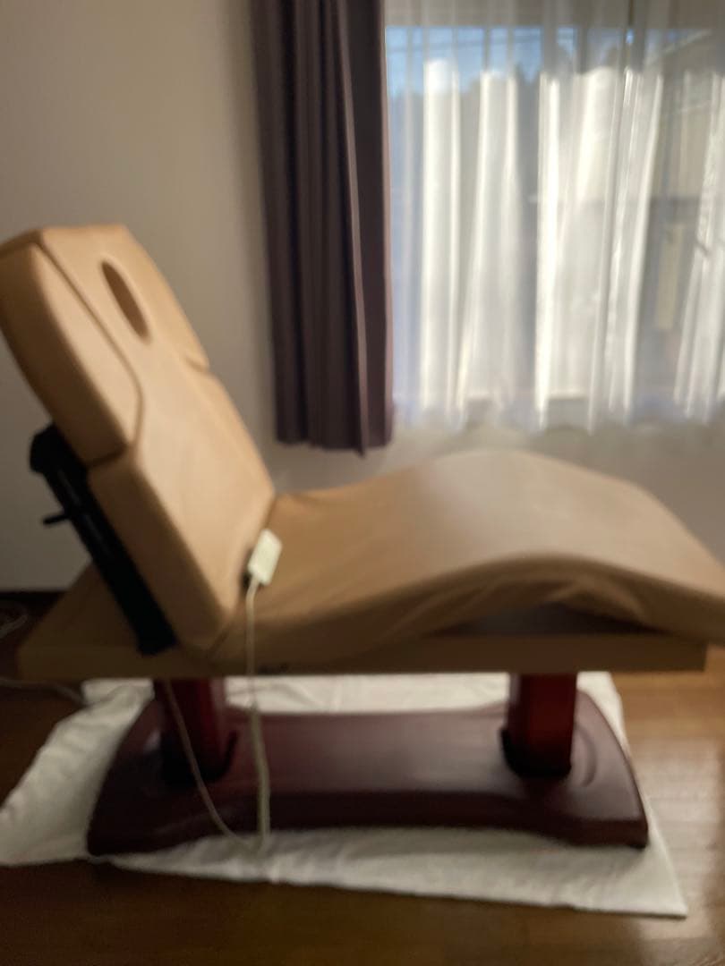 リクライニングマッサージテーブル